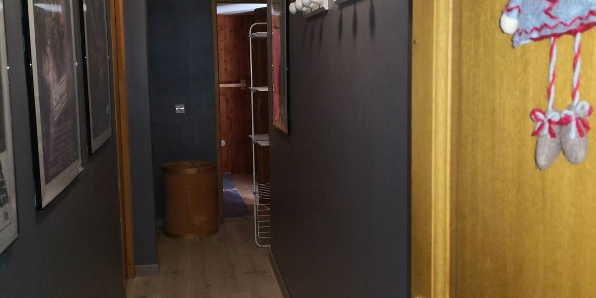 COULOIR DESSERVANT LES SDB ET WC