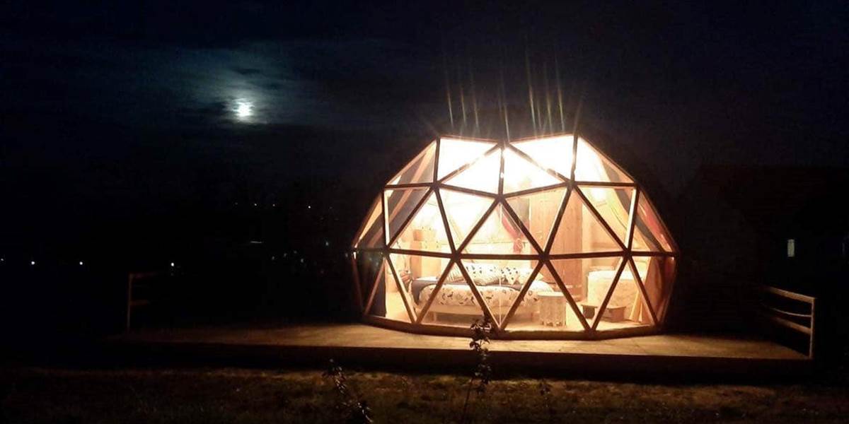 Nuit à la belle étoile dans notre bulle à côté de Sancerre