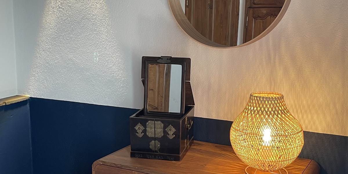 CHAMBRE MARINE-ROUGE 1ER E´TAGE commode MF
