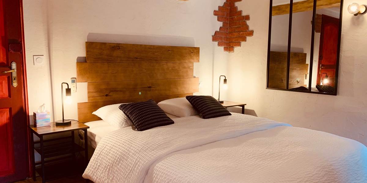 Chambre moderne et confortable