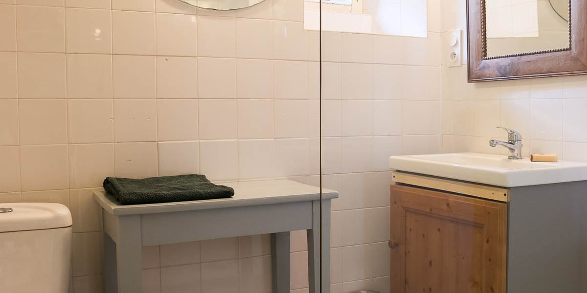 Salle de bain de la chambre double de Belle Epine