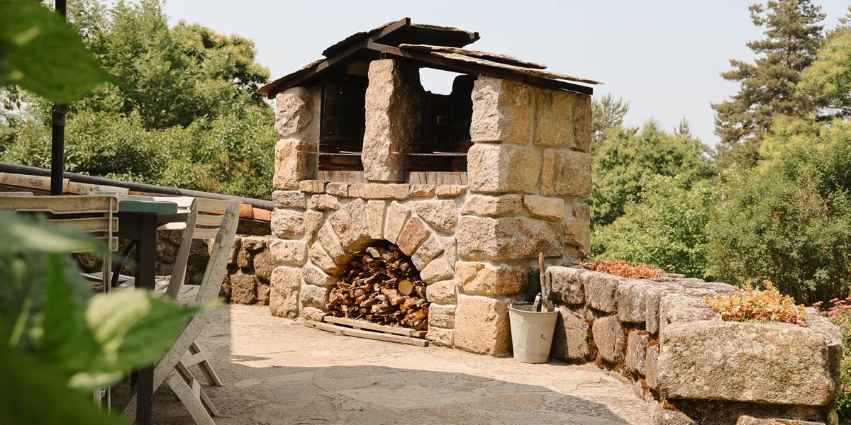 Barbecue en pierre double foyer