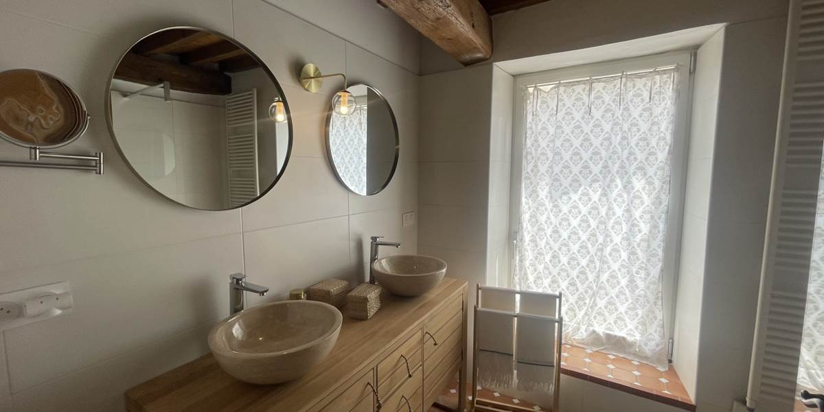 SALLE DE BAIN 1ER E´TAGE lavabos MF