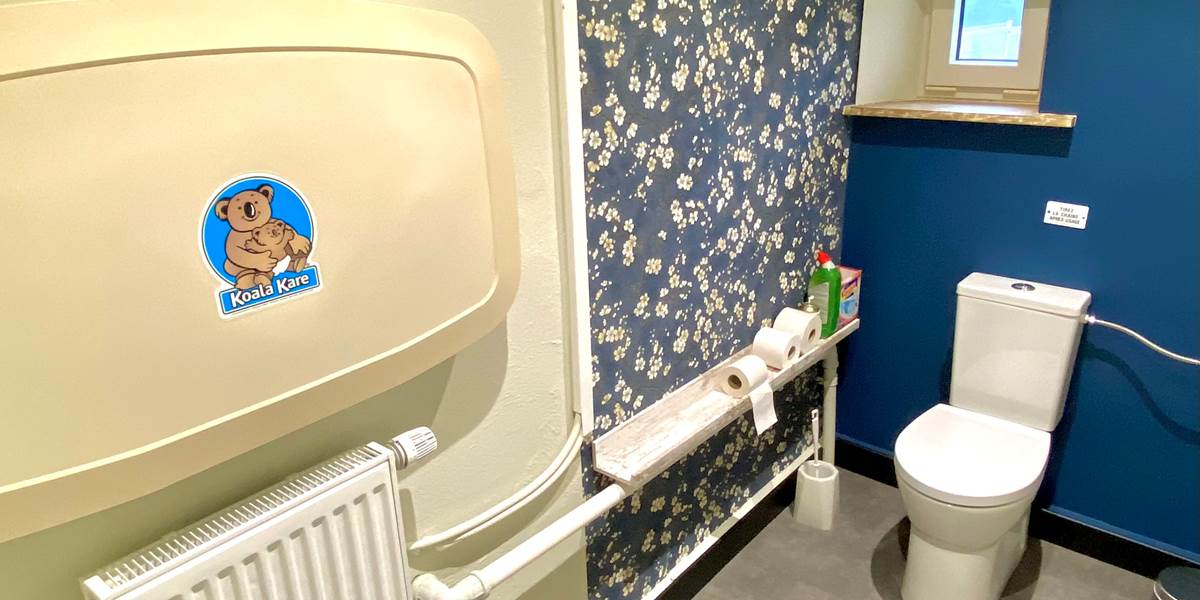 WC- espace table à langer Bébé