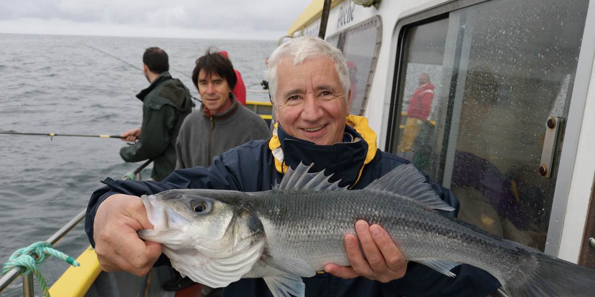 Parfois la pêche en dérive réserve de belles surprises...comme ici un joli bar!