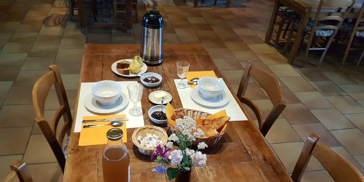 petit déj dans la salle commune