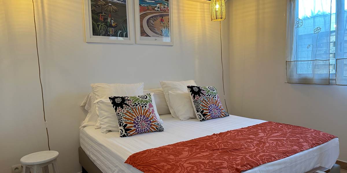 la chambre bois de couleur (suite parentale, rdc)