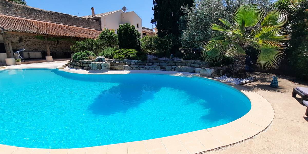 Le Coq du Nord-Mailhac  piscine partagée hôtes gîte et chambres d'hôtes