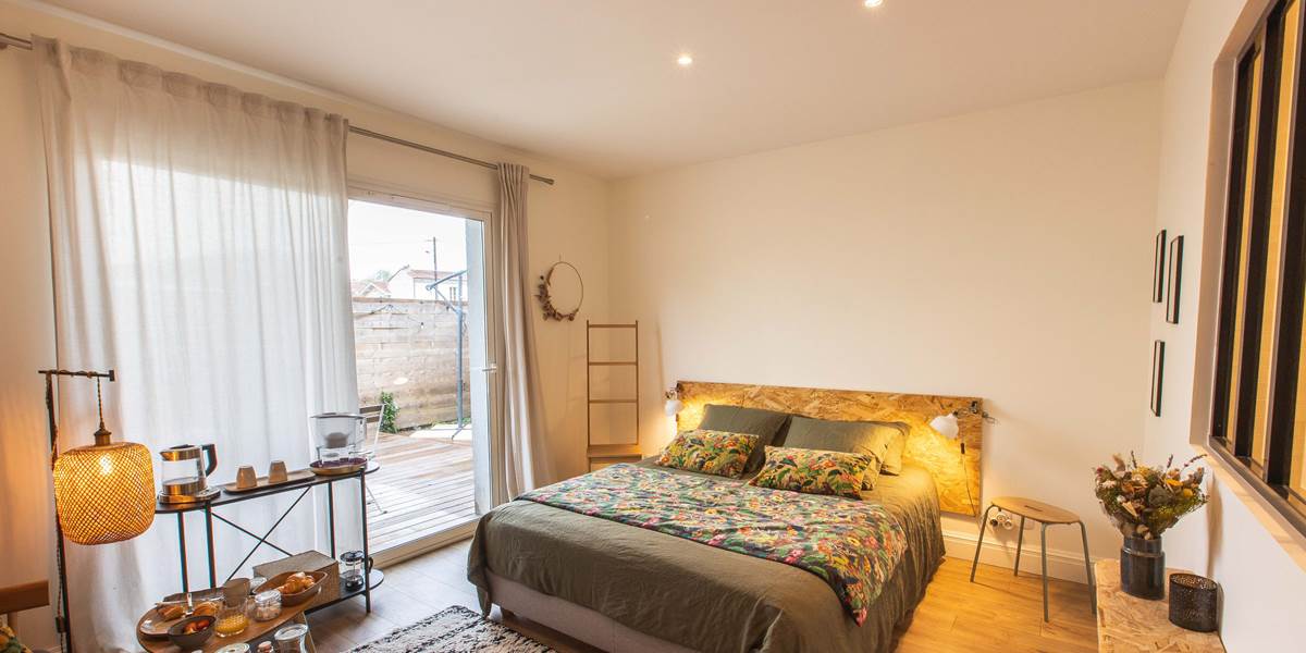 profitez du confort d'un grand lit ( 160*200) pour un séjour reposant