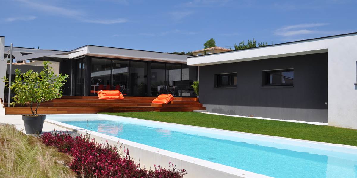 Location-maison-avec-piscine-privee-Nages-et-Solorgues-gard-sud