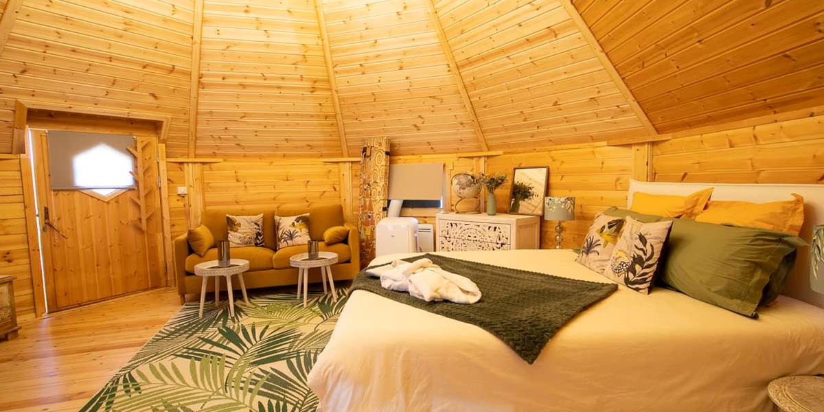 Logement insolite Sancerre, Chambres d'hôtes piscine  Chambres d'hôtes Sancerre