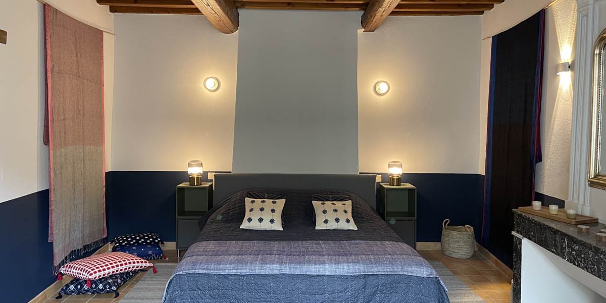CHAMBRE MARINE-ROUGE 1ER E´TAGE MF vue ensemble