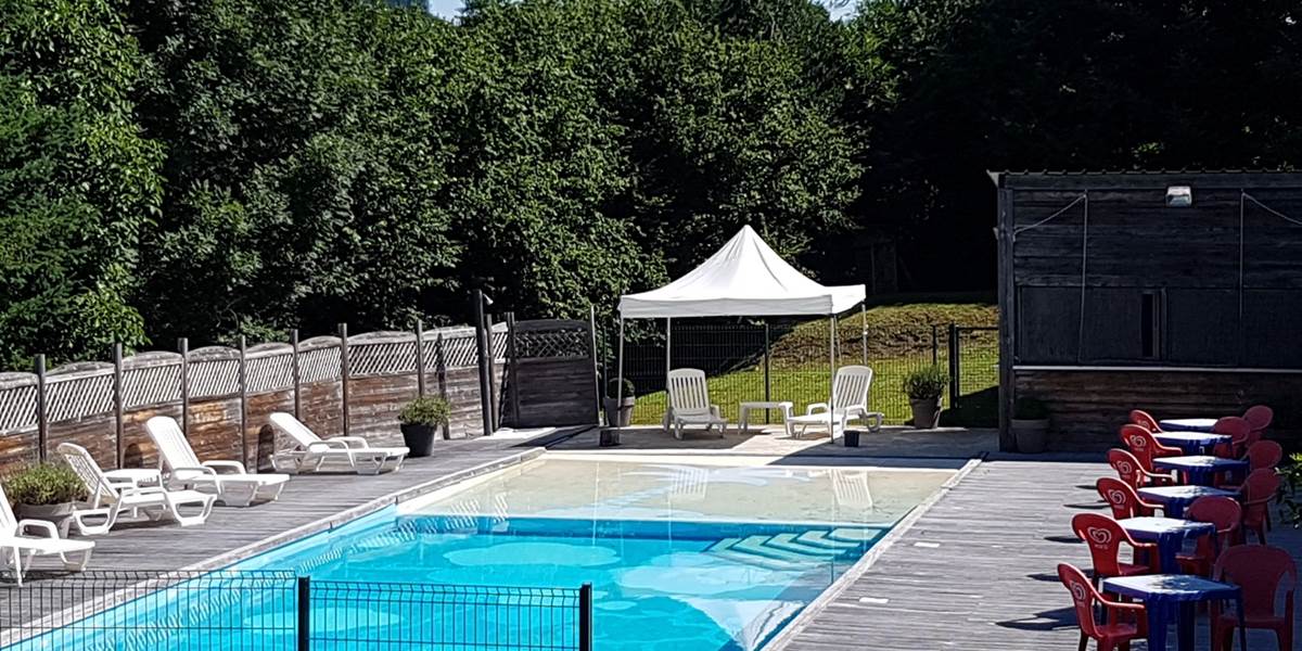 espace piscine au Ranch des Lacs-vacance en Limousin- bien-être, détente
