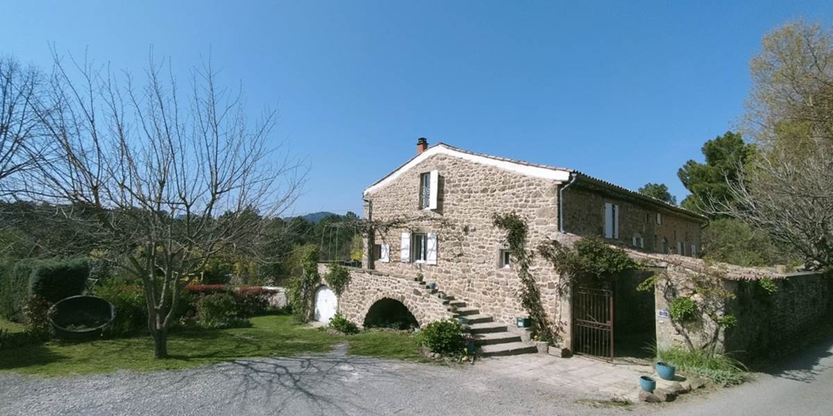 gîte Ombre bleue, ombre bleue du figuier gîtes et chambres d'hôtes avec piscine Ardèche