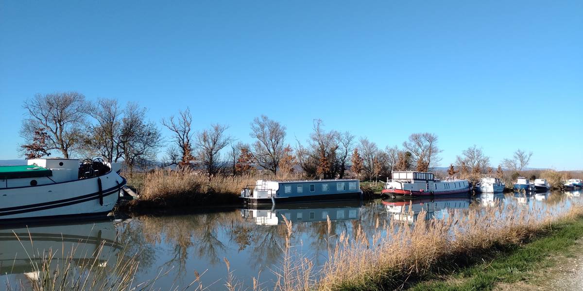 admirer les péniches le long du canal du Midi
