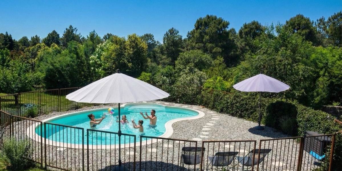 ombrebleuedufiguier-gîte-tournesols-piscine 2 - Grande