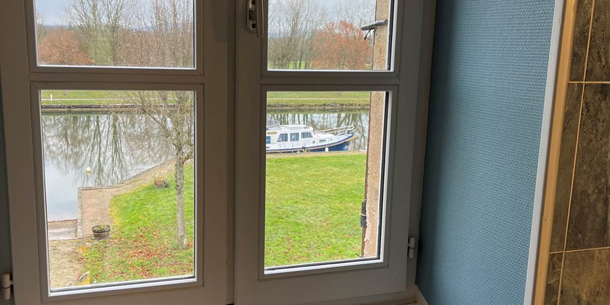 Vue sur le Canal de Bourgogne - Burgundy Canal View