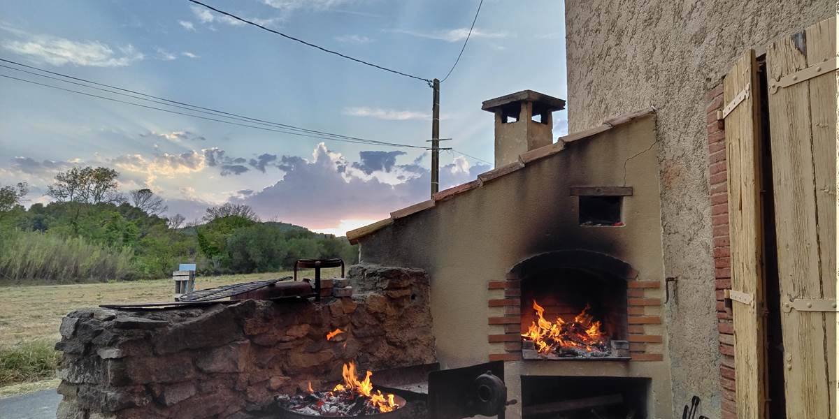 Les grillades et dégustation de vin  du Domaine Les Tuileries