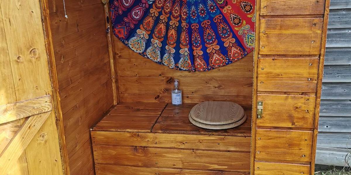 toilettes seches privées cabane