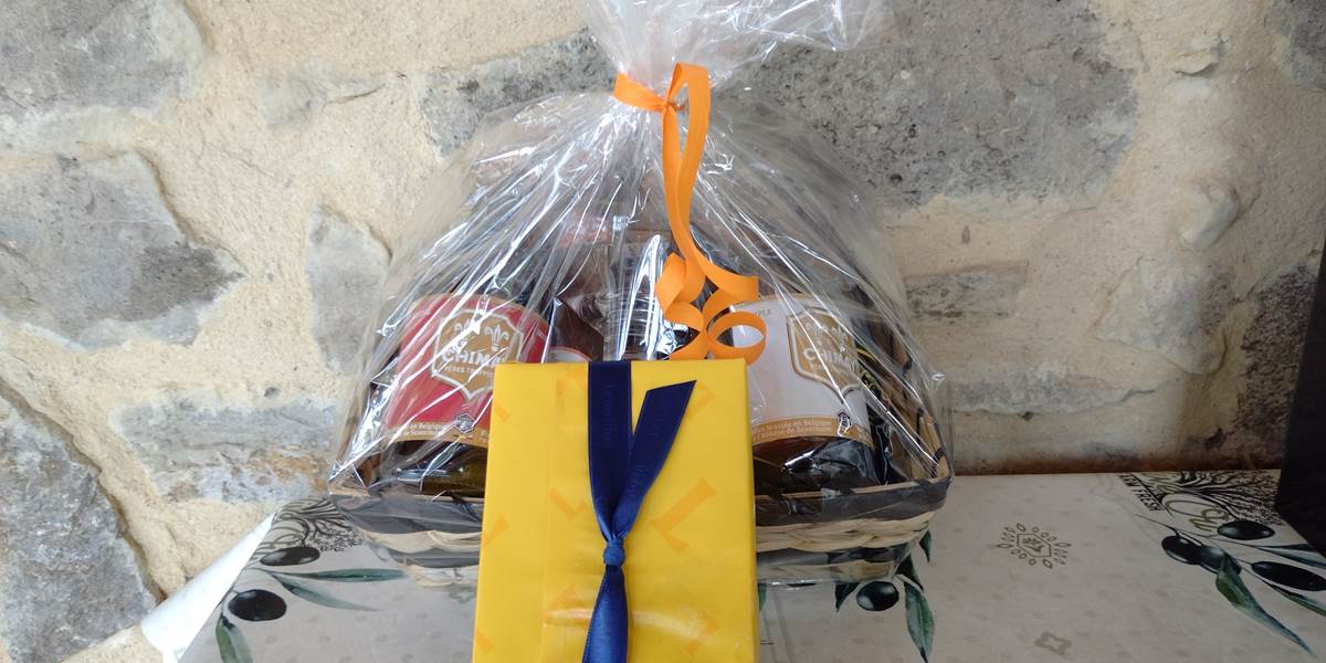 Réservation booking... Se sont des Belges... et ils arrivent avec bières et chocolat 😍😍😍
