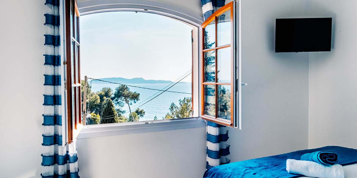 chambre bleue vue mer