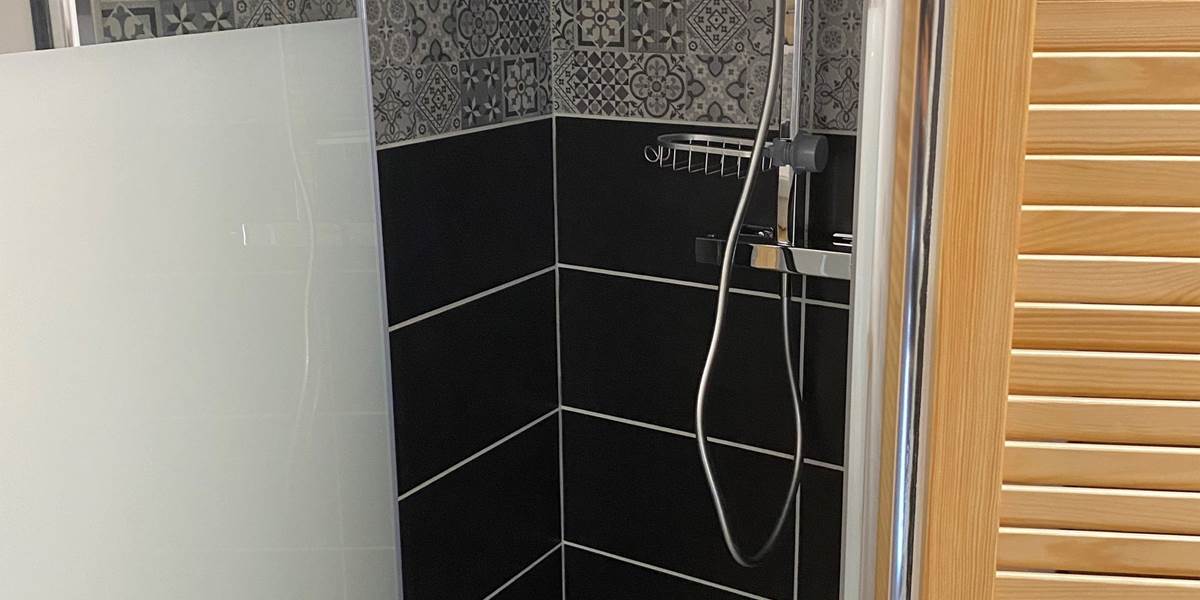 Croix De Magne Douche