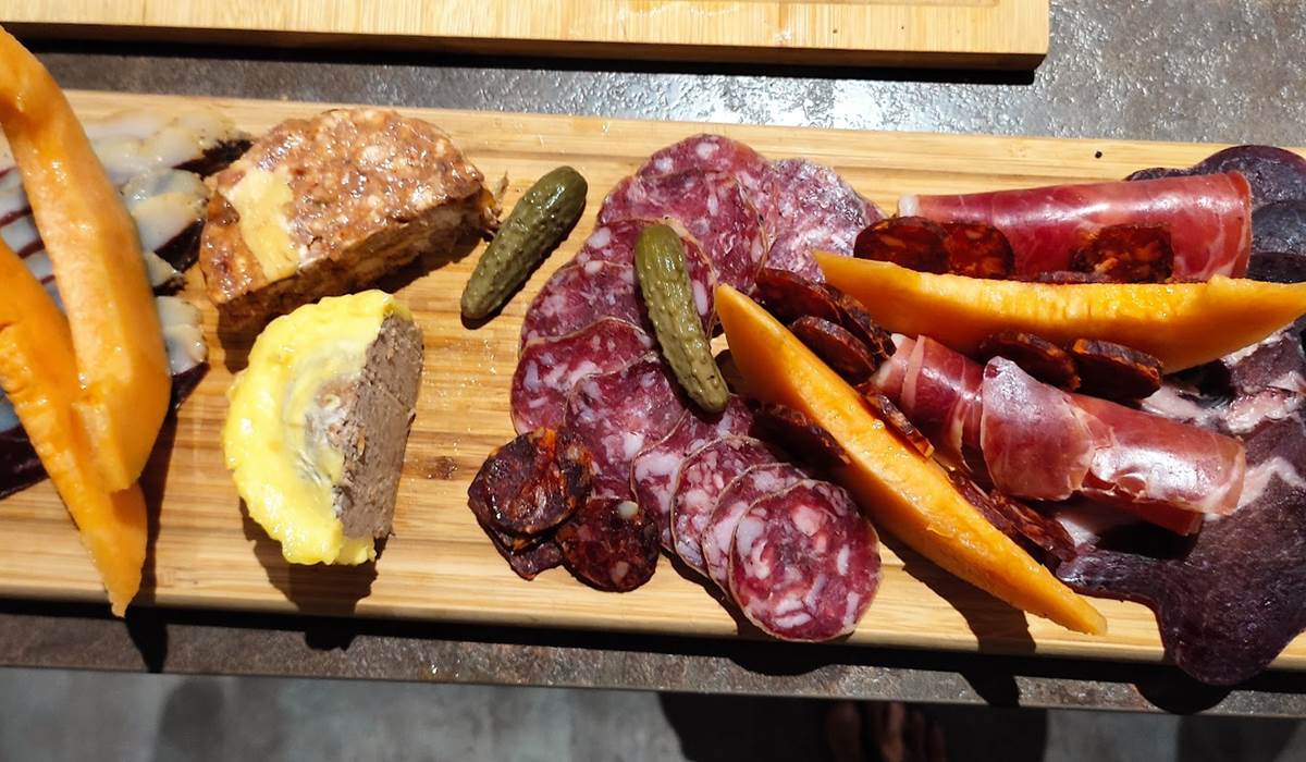 Domaine les Garrigues Plateau de charcuteries