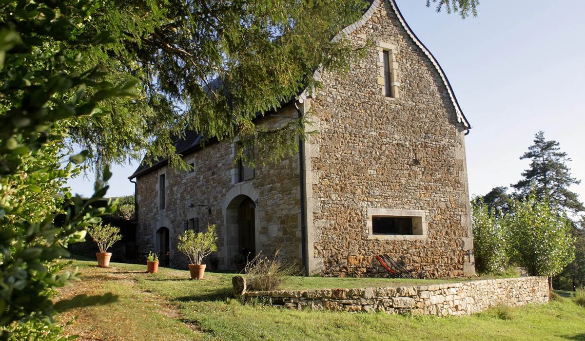 Entrée privative du gîte "Côté Donjon" Domaine le Broual, gîtes de charme dans le Lot