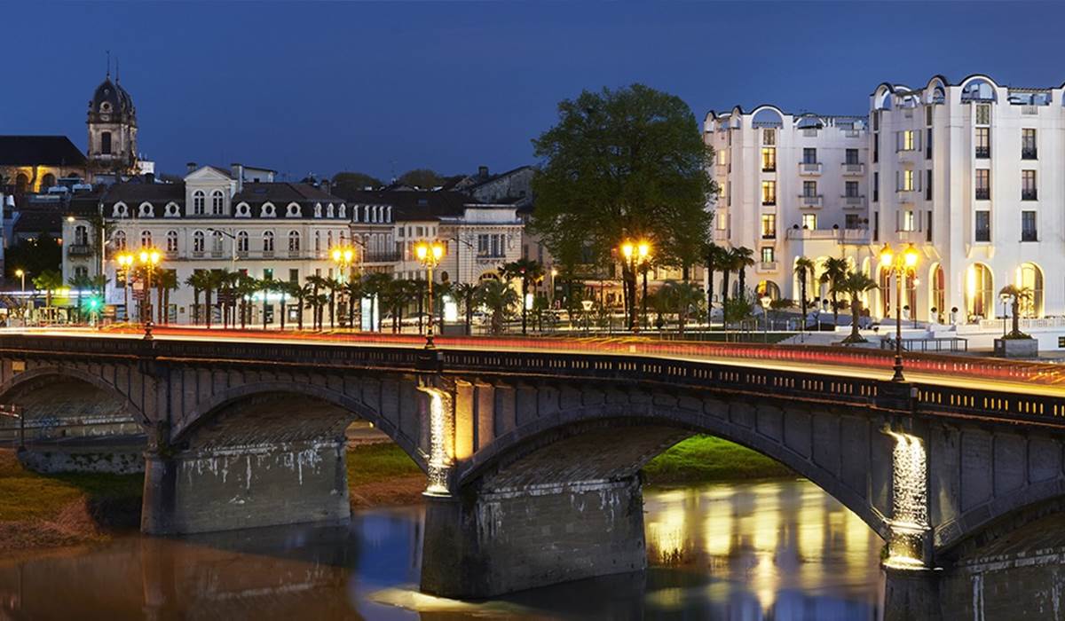 DAX BY NIGHT