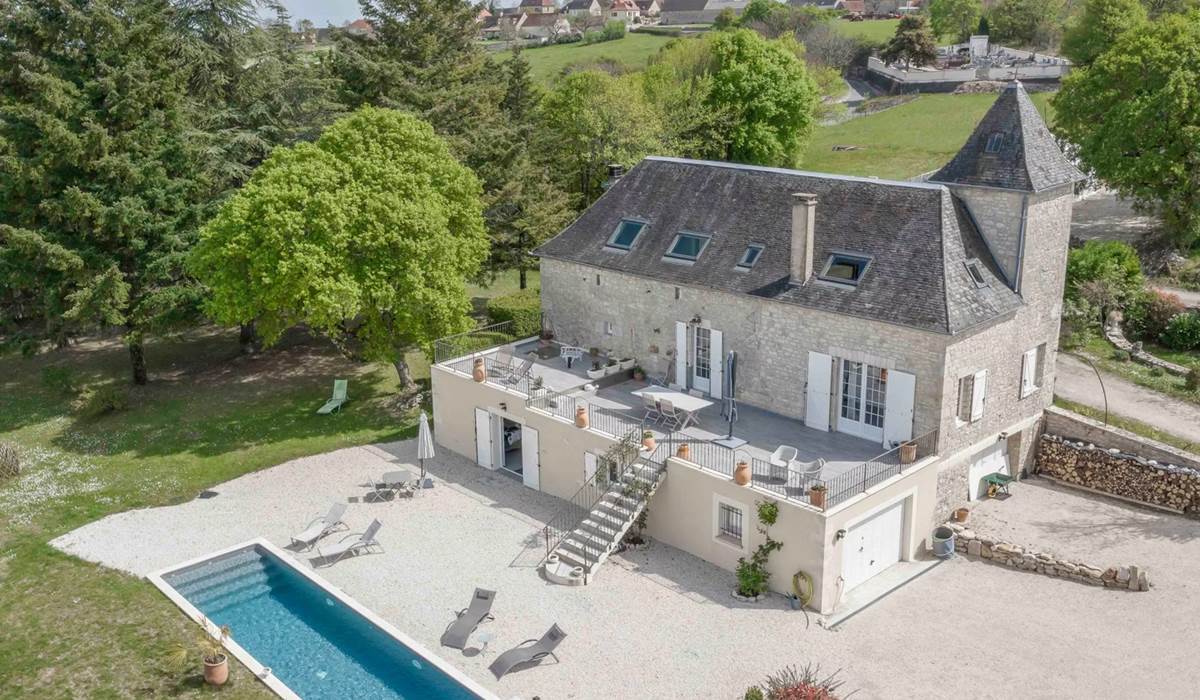 MAISON