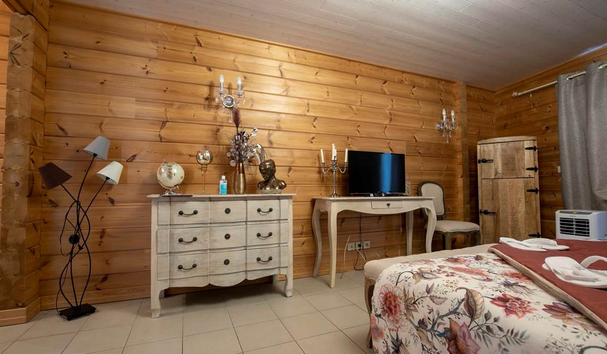 Chambre au rez-de-chaussée,  Chambres d'hôtes piscine  Chambres d'hôtes , Sancerre