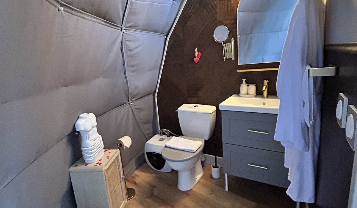 Coin sanitaire à l'intérieur du Dôme