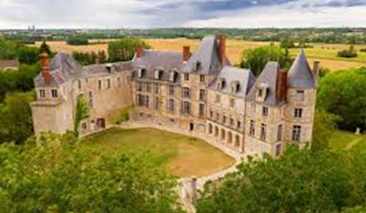 Les Rossignols-Château de Saint Brisson