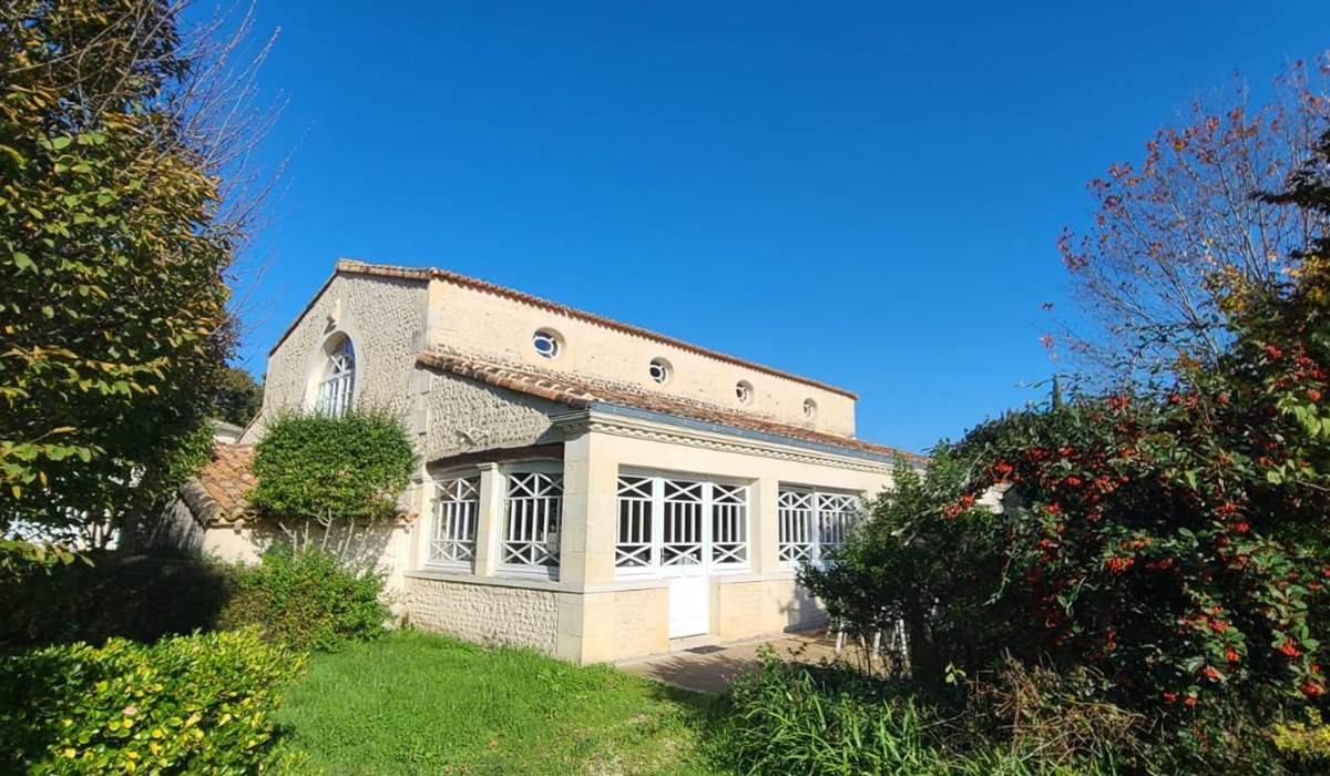 Cyprès, gîte avec jardin privatif