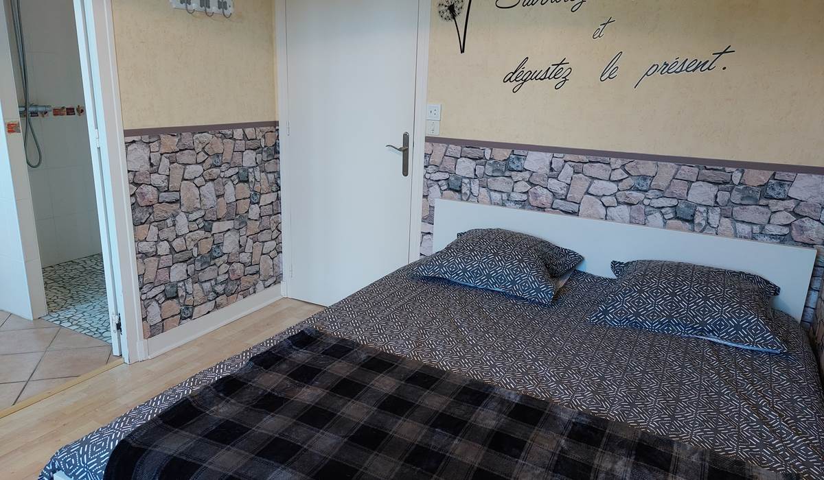 Les Rossignols-Saint-Martin-sur-Ocre-Chambres-d'hôtes-Chambre canadienne