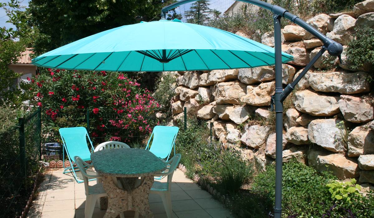 Terrasse gîte CYPRES