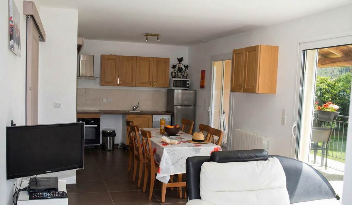 ombrebleuedufiguier-gîte-cerisiers-séjour