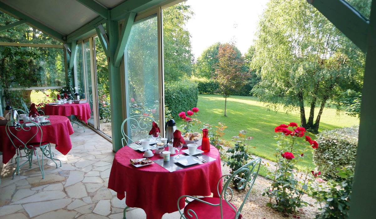 Bed and breakfast chambres d'hôtes Dordogne Perigord Les Feuillantines petit déjeuner véranda