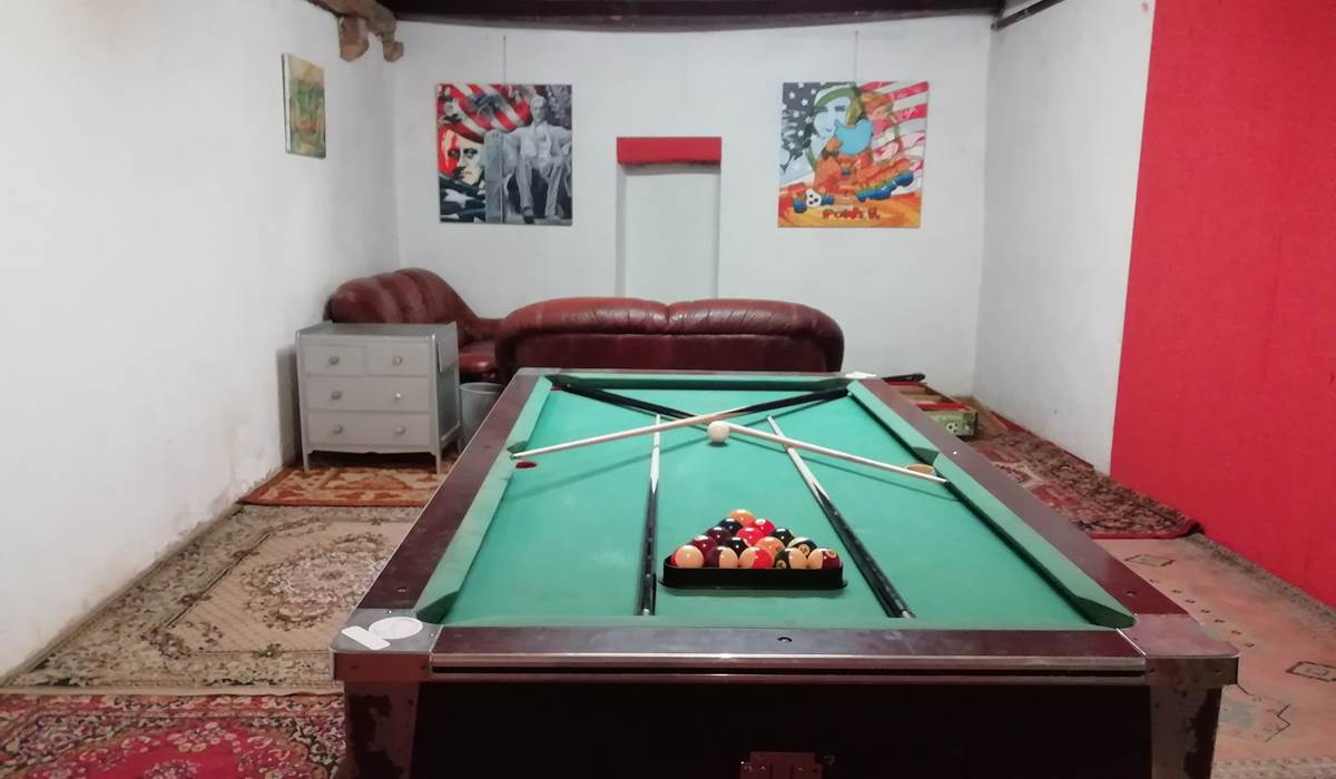 Espace billard dans une grange non chauffée