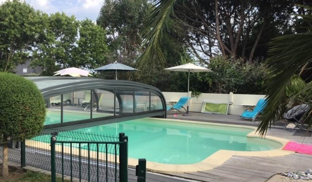 piscine couverte chauffée mi avril fin septembre