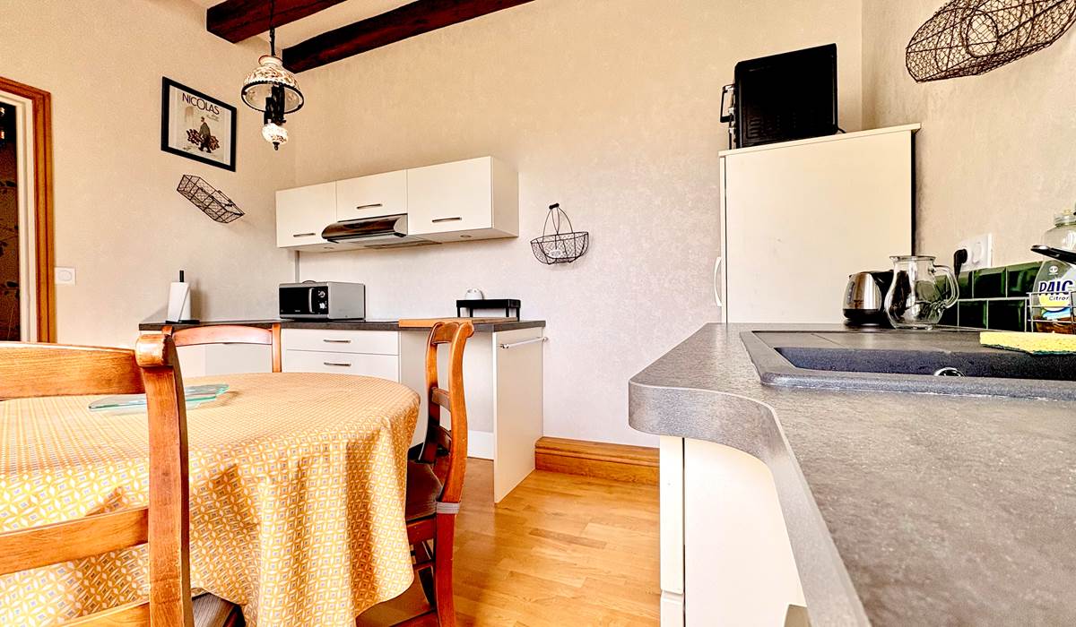 gite-deux-couronnes-chinon-cuisine 2