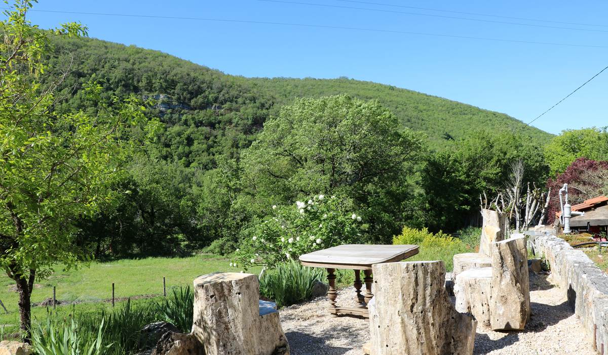Terrasse nature Vallée du Célé proche Figeac
