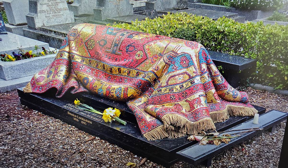 TOMBE DE RUDOLF NOUREEV DANS LE CIMETIERE RUSSE A 100M DE CHEZ NOUS