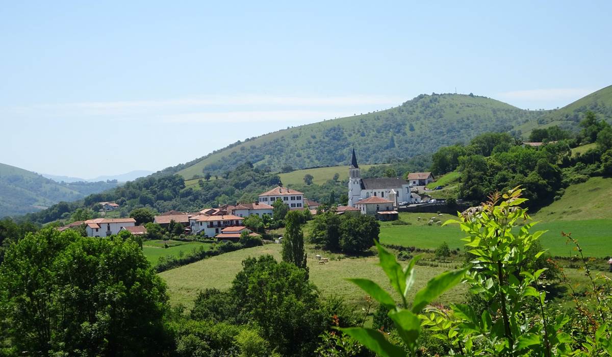 Gite Izarrak_Compostelle_pays basque_village ostabat