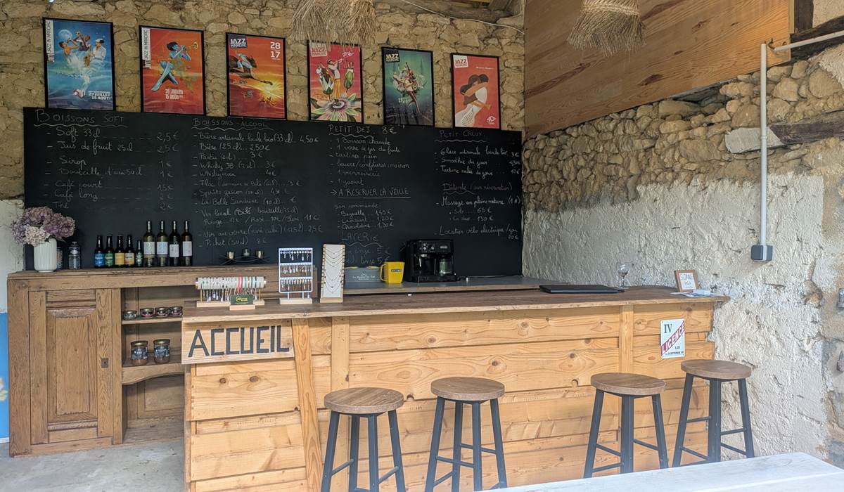 Domaine_de_Calabel©_Pouylebon_vacances_buvette_gers