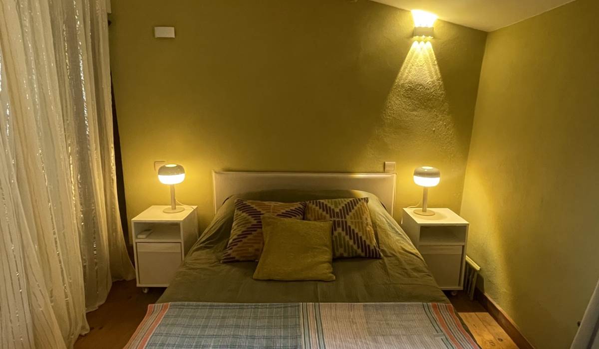 CHAMBRE OLIVE 2E`ME E´TAGE lit MF