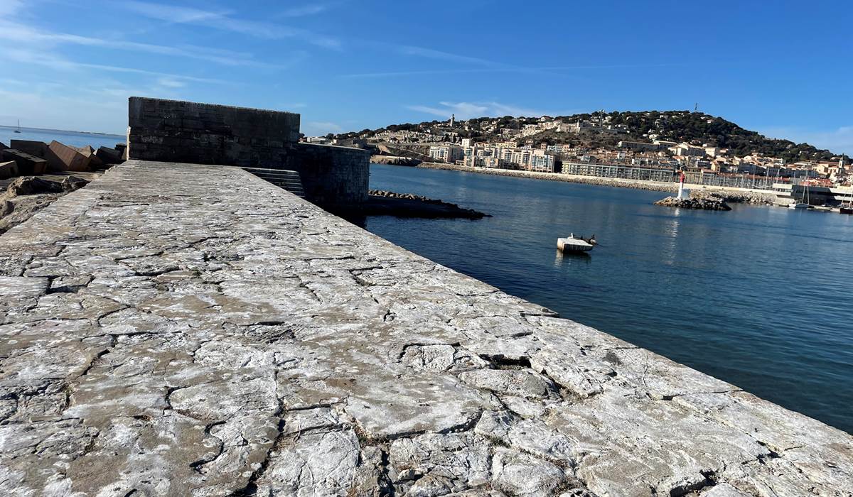 Vue du brise lames à Sète