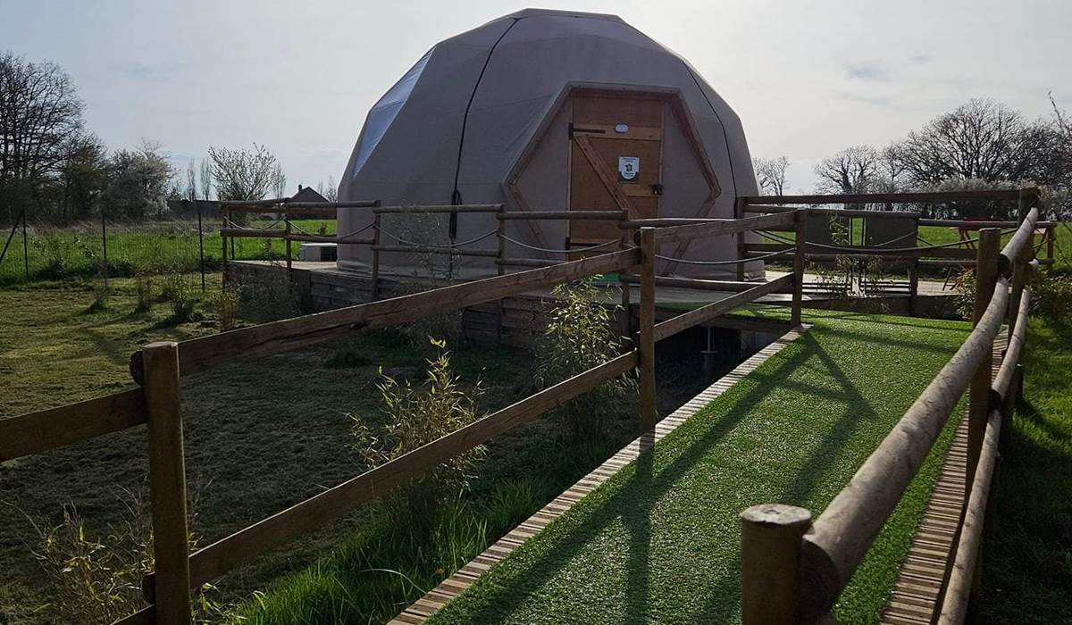 Dôme géodésique bulle situé à Sancerre