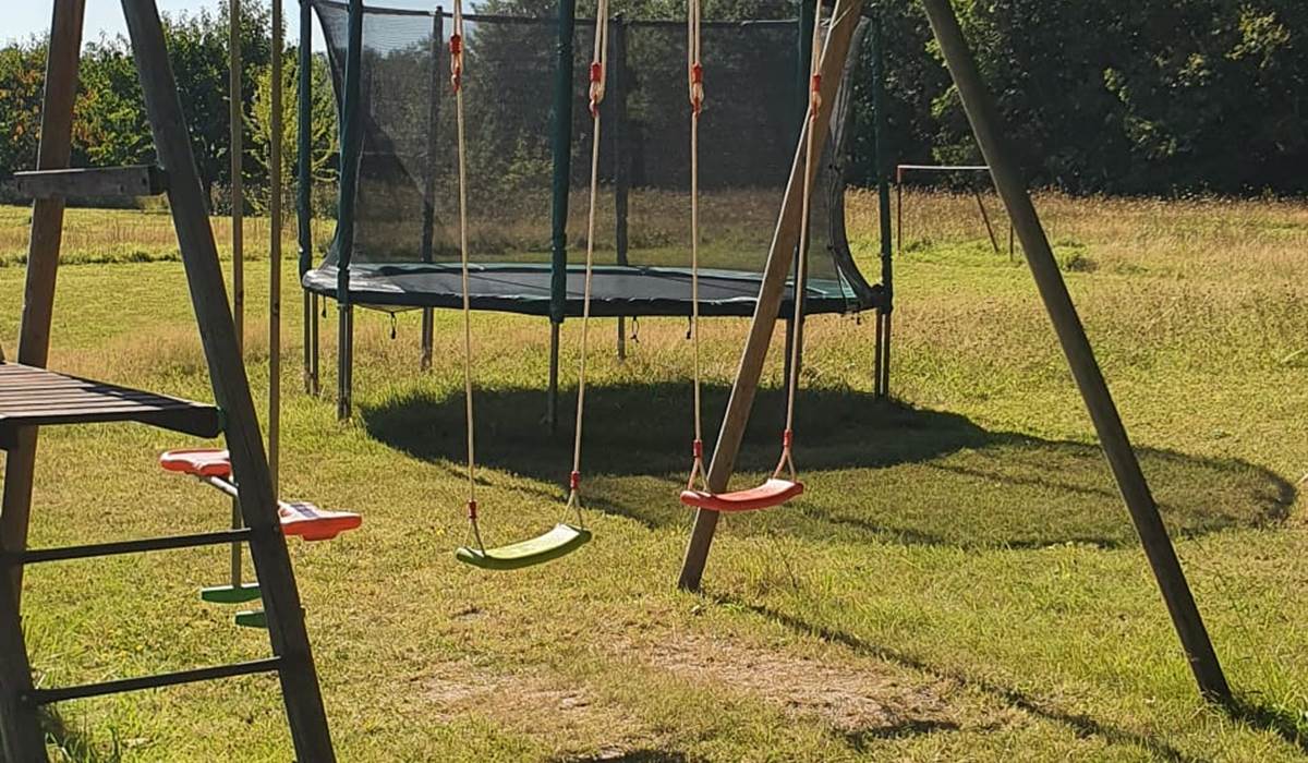 le coin des enfants trampoline