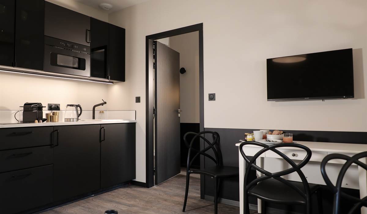 APPART HOTEL  (145)